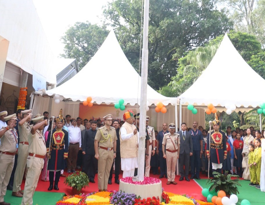 bhopal, Governor Mangubhai Patel ,hoisted the flag  