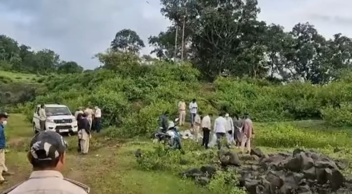 anuppur,  chopped carcass,  leopard found  