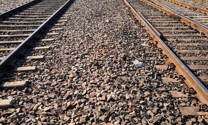 jabalpur,  engine derailed , shunting in the yard