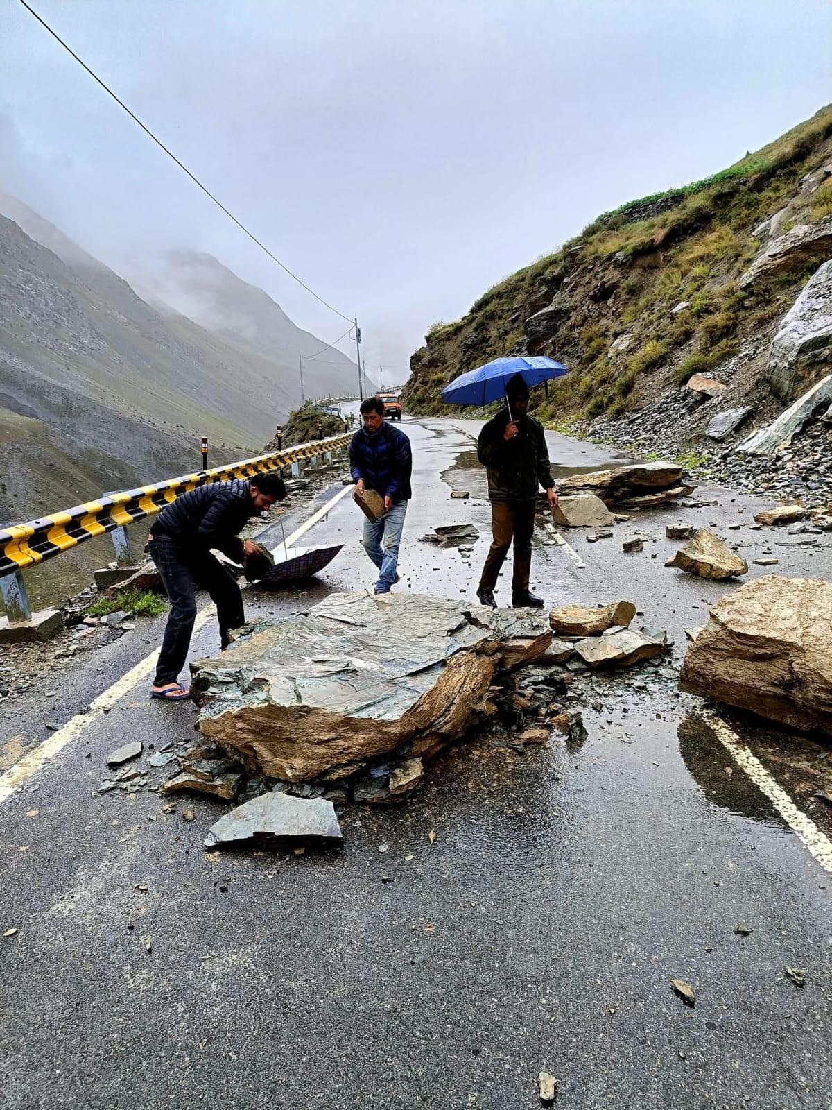 shimla, Landslide in Himachal  , 6 dead