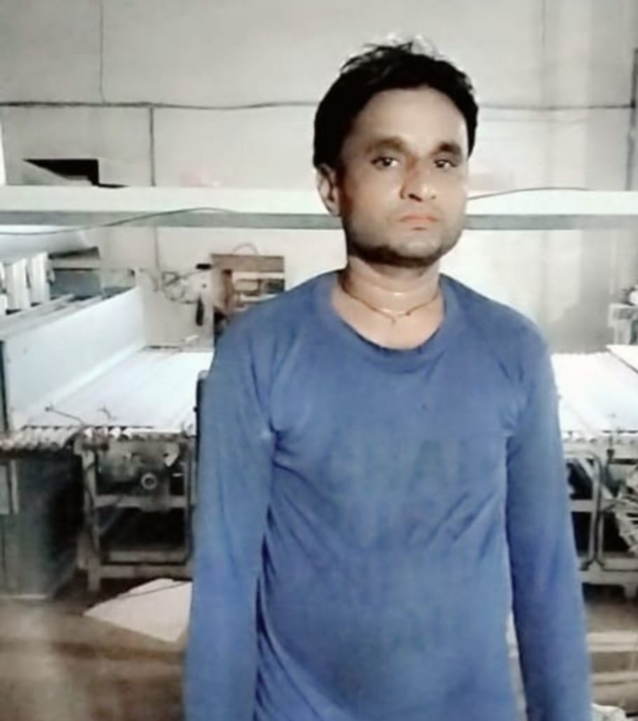 rajgarh,   body of a young man , railway track