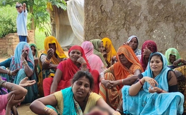 bhopal, Four members ,debt-ridden family 