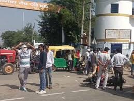 bhind, Bus crushes ,bike rider