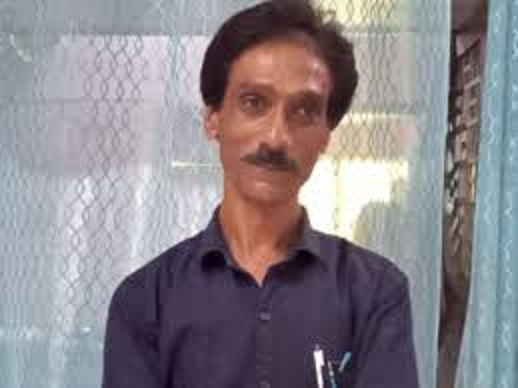 betul, Accountant hangs , cutting his wrist  