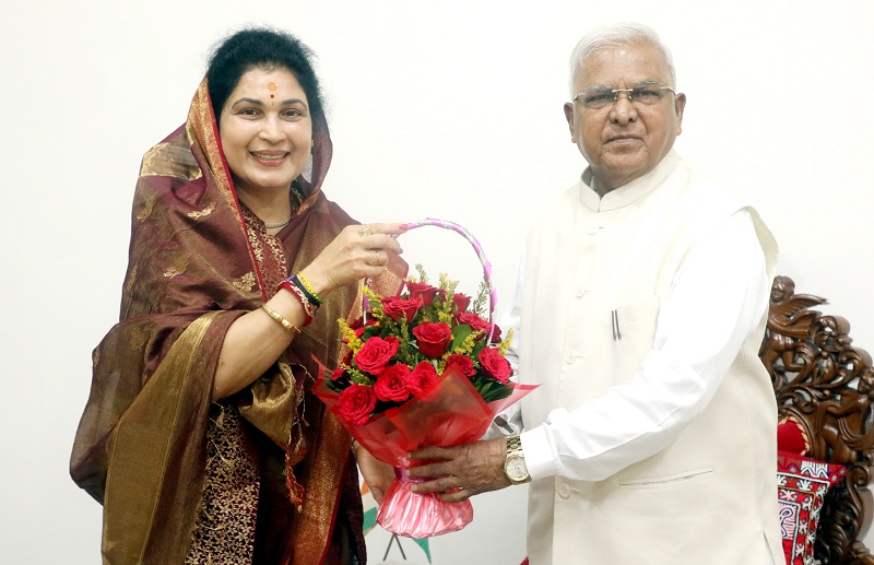 bhopal, Governor Patel ,wished Minister  Gaur  