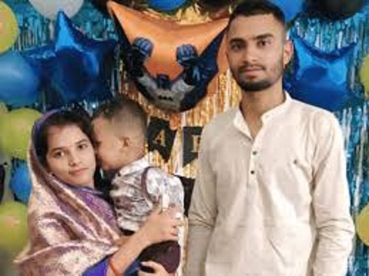   Betul,  couple abandoned , roadside and jumped 