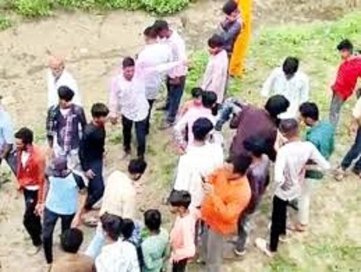 ujjain,  tractor trolley ,Chambal River  