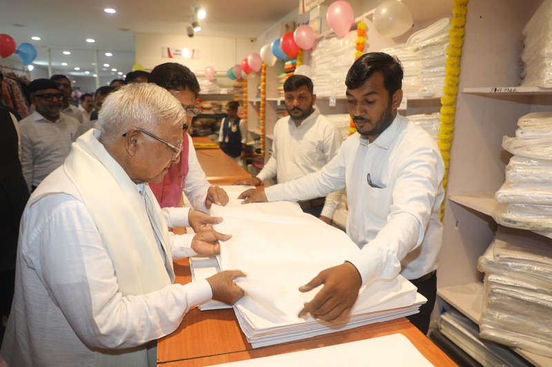bhopal, Governor Patel ,purchased Khadi products  