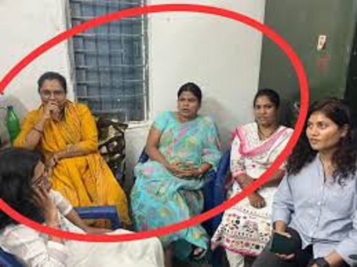 chindwara, Lokayukta caught ,officer red-handed 