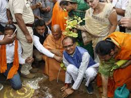 शिवराज सिंह का आव्हान पौधे जरूर लगाएं 