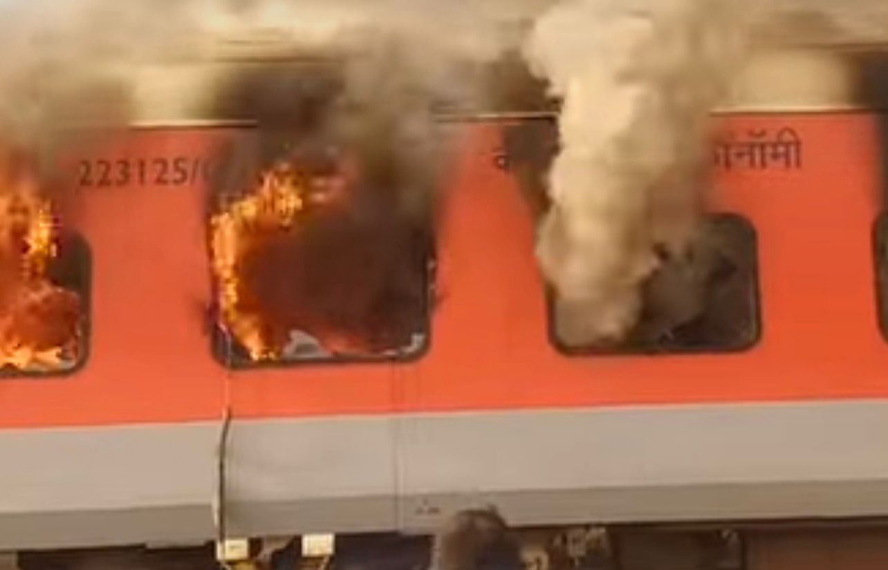 chandigarh, Garib Rath train ,catches fire , Punjab