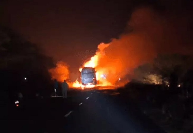 ashoknagar,   massive fire broke out, bus 