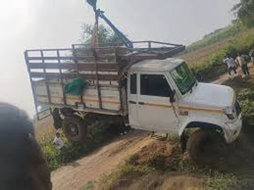 narsihpur, Pickup vehicle ,under-construction culvert