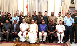 सभी देश आतंकवाद के विरुद्ध एक साथ  कार्यवाही करें