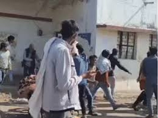 ashoknagar, Farmers  fertilizer tokens ,created ruckus 