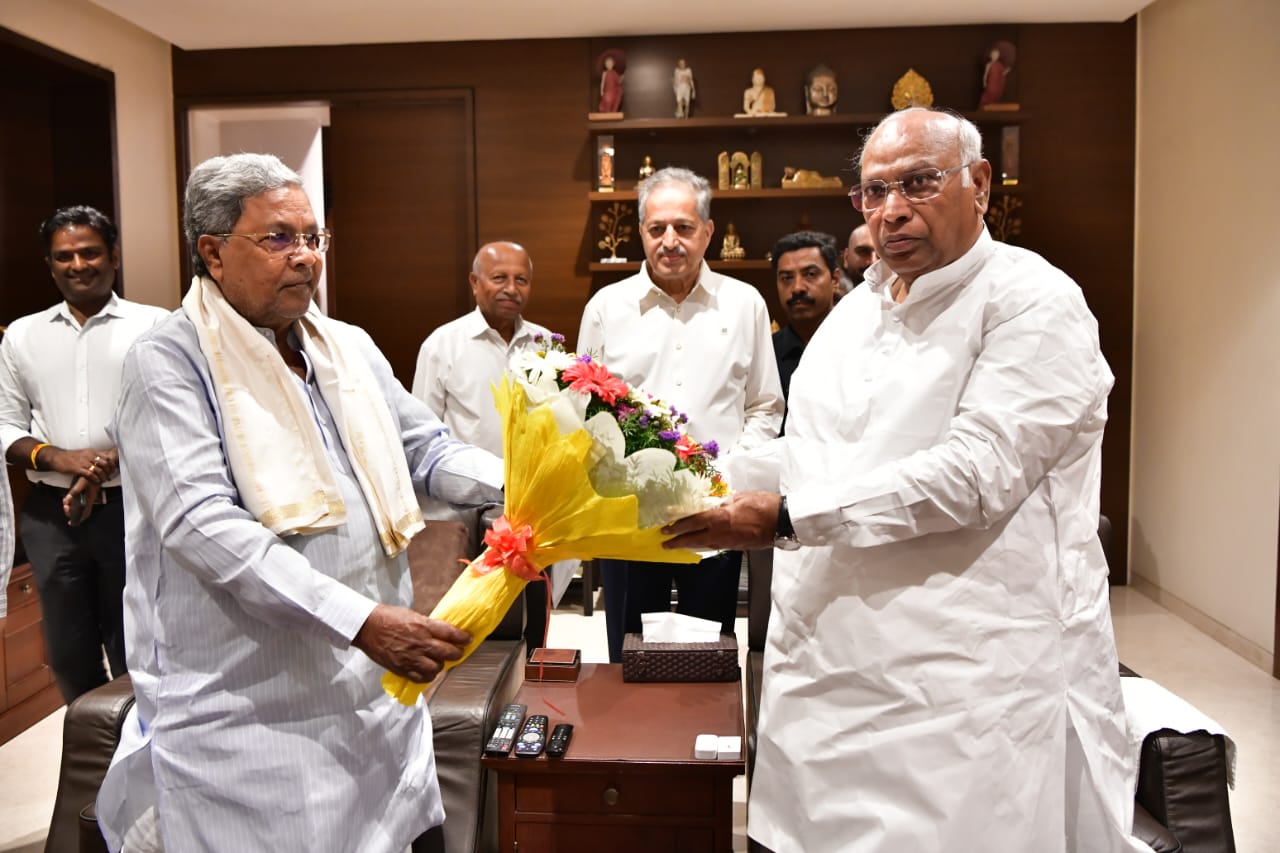 karnatak, Amid speculation  , Siddaramaiah  