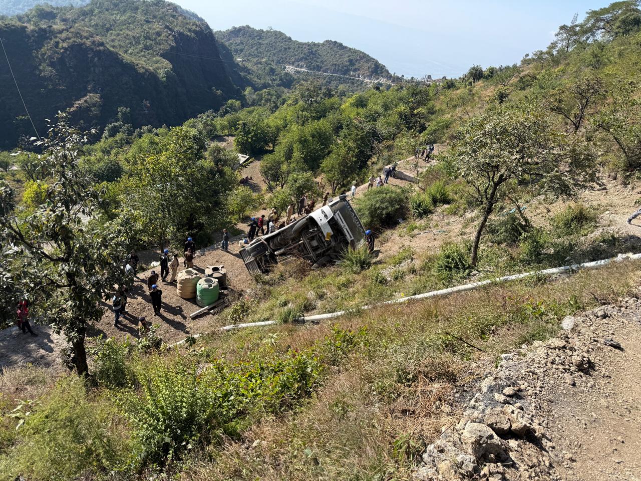 dehradoon, Pilgrim bus falls , ditch in Tehri