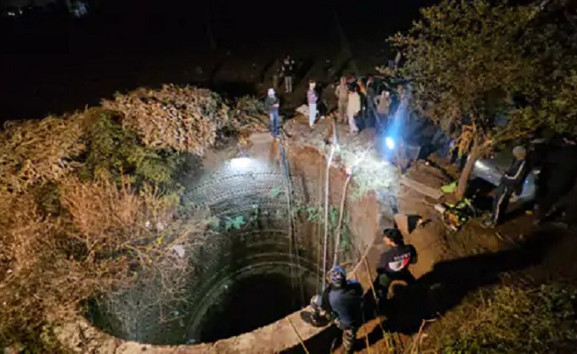 chindwara,Body of   student ,well recovered