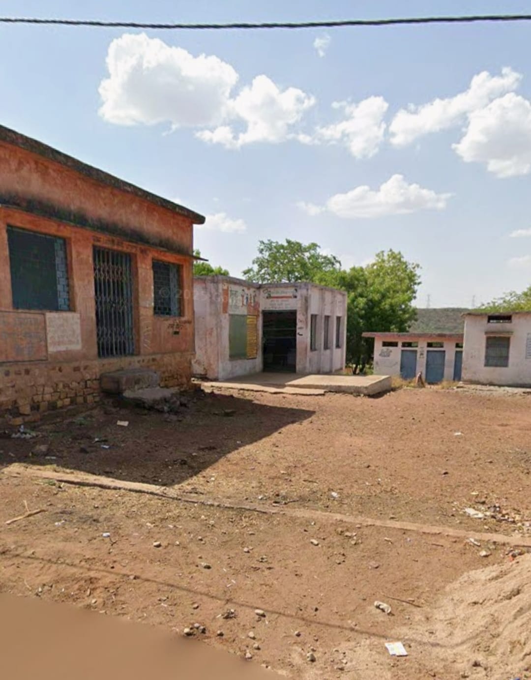  Gwalior , Frog found ,  primary school mid-day meal