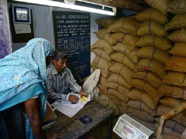 Raipur , Serious allegations ,  municipal soldier ,  government schemes 