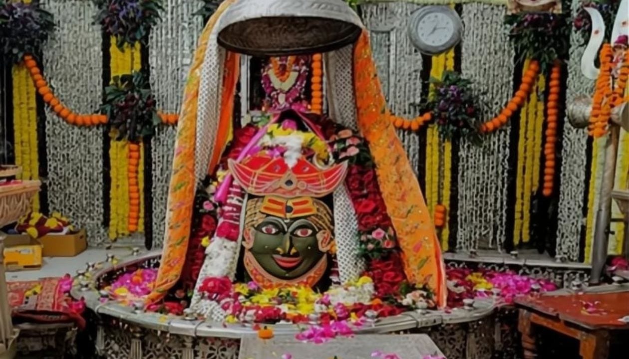 Ujjain ,   priests , Mahakaleshwar temple , dress code