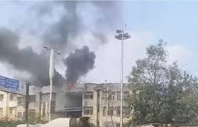 Fire, breaks, out, upper, floor , residential,  building, Bhopal