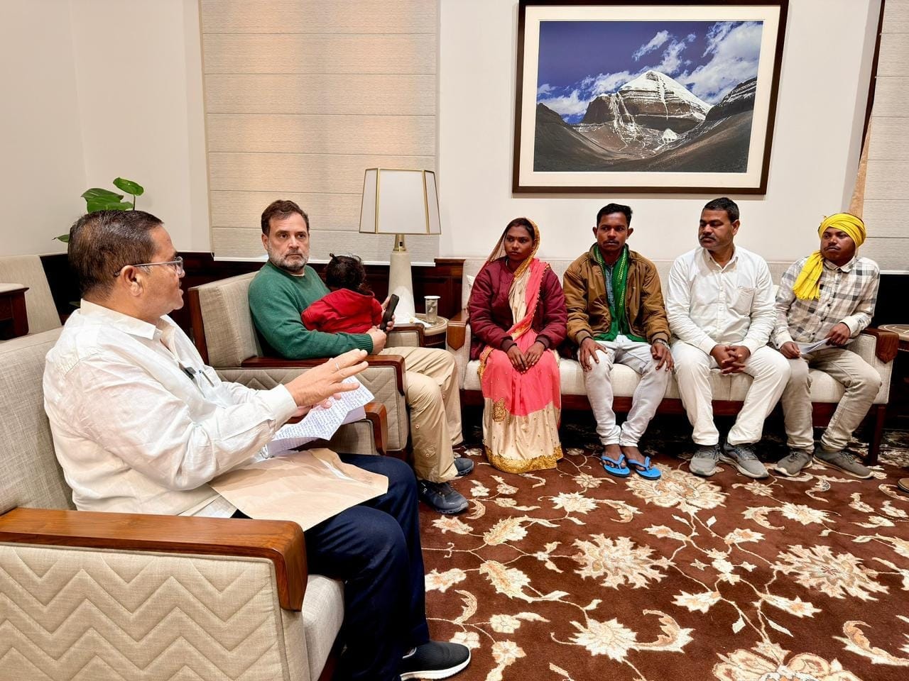 Tribals express,displacement before Rahul Gandhi, Singrauli issue will gain momentum