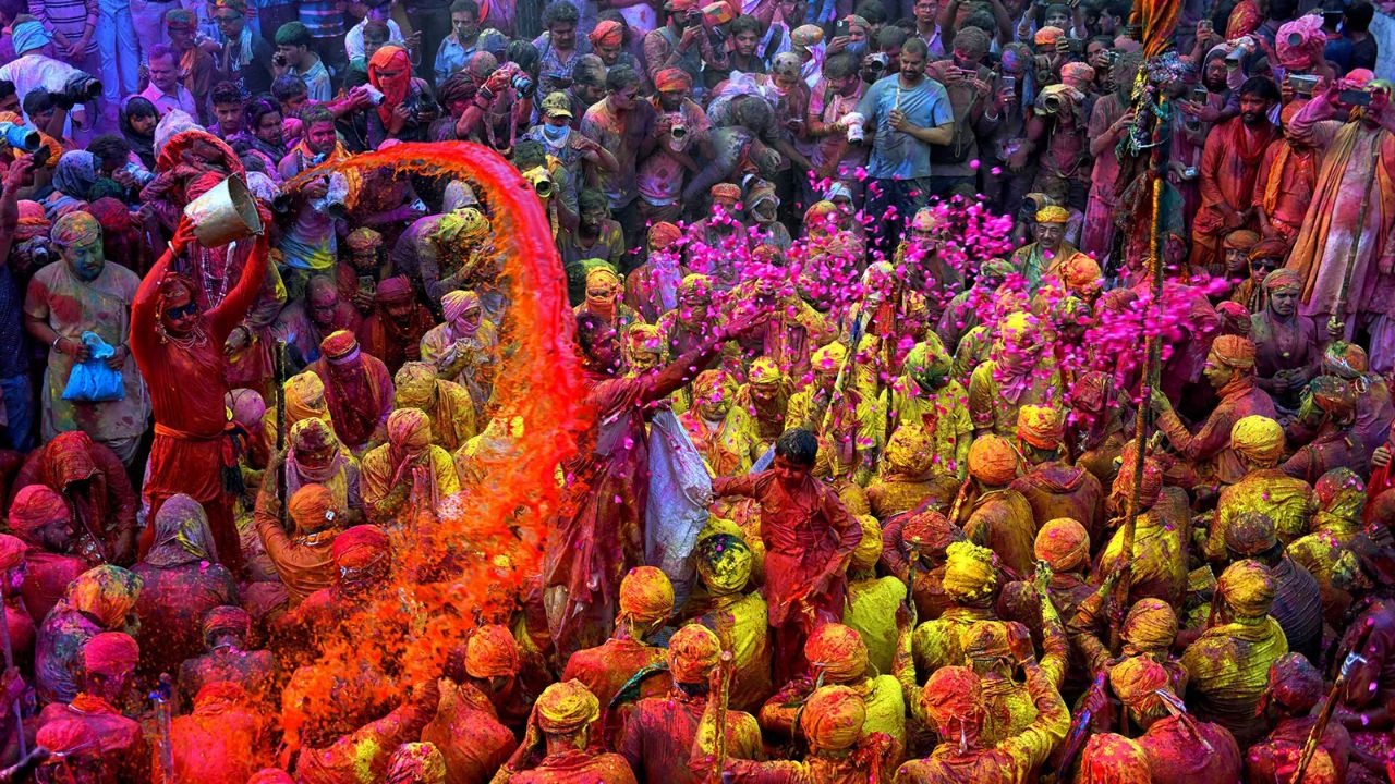 Unique Holi tradition of Gond community in Betul