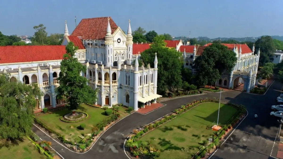 Security lapse in Jabalpur High Court: Petitioner arrives with foetus