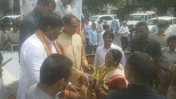 राष्ट्रीय आपदा राहत कोष से किसानों को दी जाये मदद    मलैया और  बिसेन केन्द्रीय गृह मंत्री से मिले