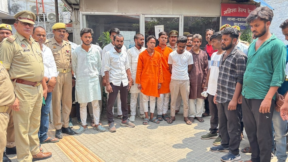Varanasi: agents arrested,cheating people,name VIP, darshan Kashi Vishwanath Dham