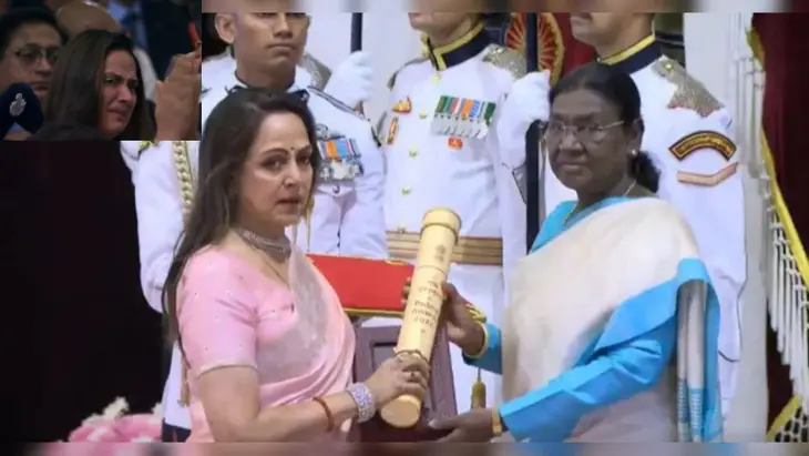  Padma Awards ceremony , Rashtrapati Bhavan