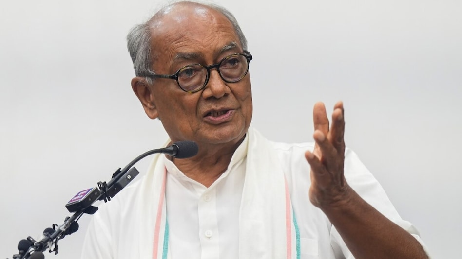 Bhainsana , Shri Ram Mahayagna; Digvijay says, "Religion unites, not politics