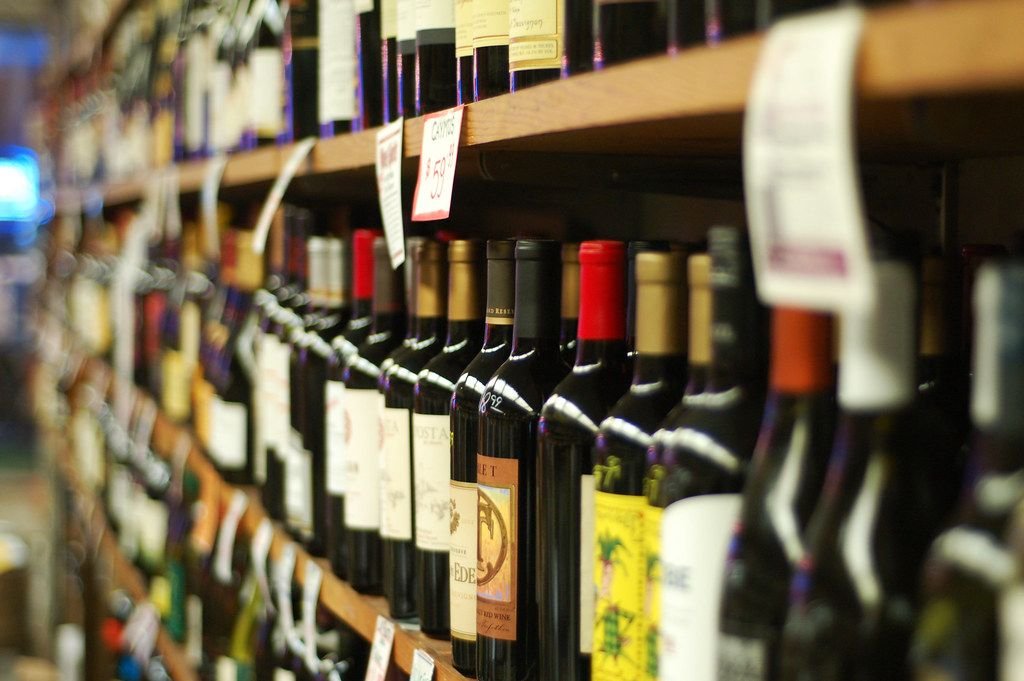  Excise department ,Narmadapuram,  liquor shops fined 