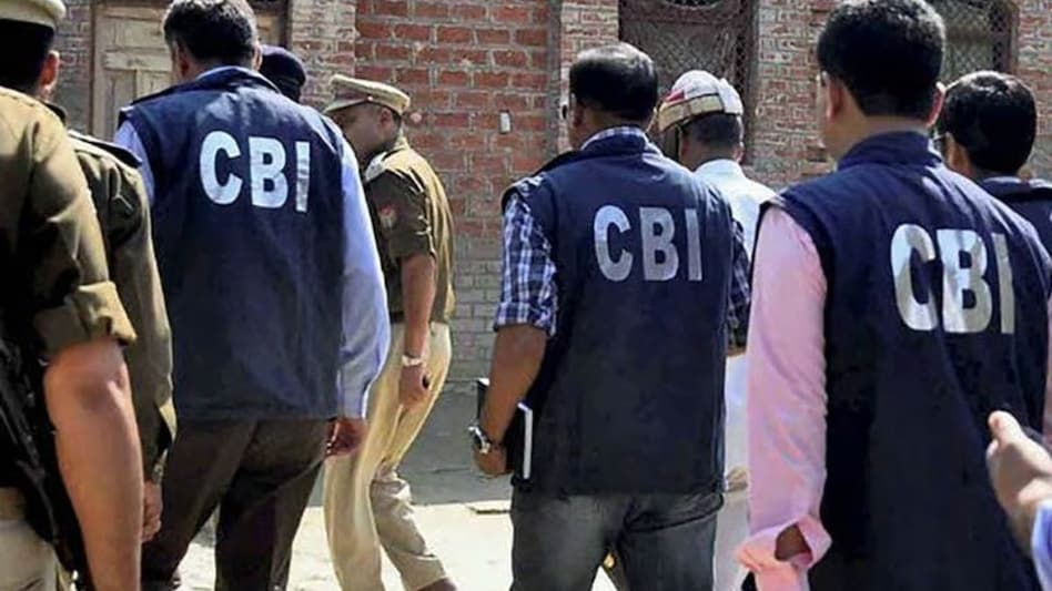 CBI nabs bank ,accepting bribe ,  exchange , kiosk permission