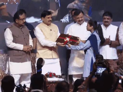 MP Laptop Scheme: students , Jabalpur division 