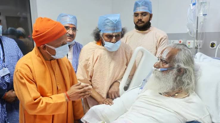  CM Yogi , Medanta , Mahant Nritya Gopal Das