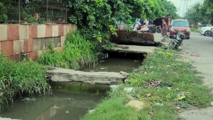 Drain left , month ,  accidents,  children ,pedestrians near , school increases