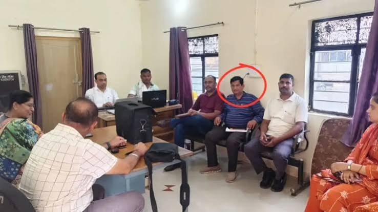Municipal Corporation engineer , bribe ,day before retirement