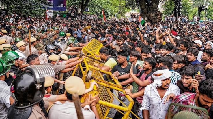 protests ,Jantar Mantar , stopped,false; Delhi Police