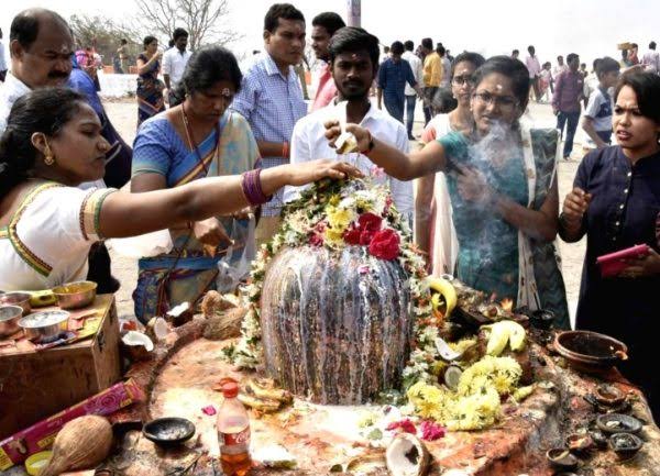 Shiva temples , Monday , Sawan, Haridwar ,Kashi,,Jalabhishek