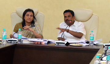 आदिम जाति कल्याण मंत्री श्री मरकाम