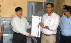 नई ई.व्ही.एम. में मल्टी पोस्ट, मल्टी वोट और मल्टी रिजल्ट की सुविधा