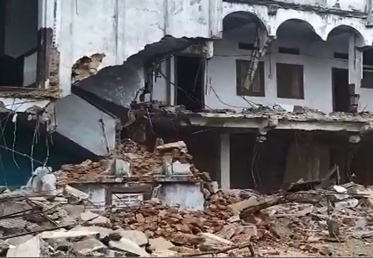 bhopal,50-year-old, journalist house, grounded