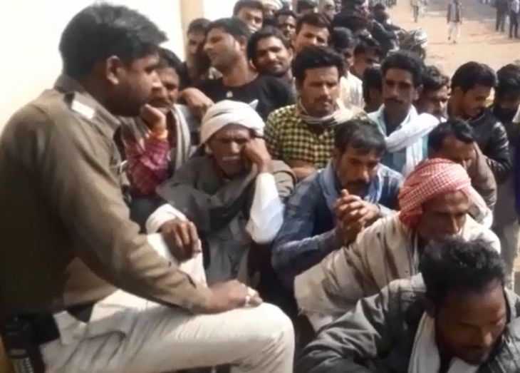 vidisha, Urea distributed, presence of police