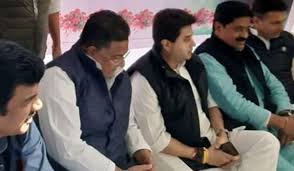 bhopal, Scindia reached, minister Sukhdev Panse