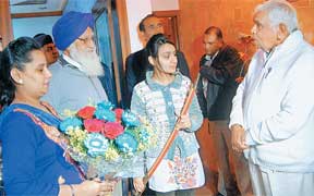 तलवार वाली लड़की  का  सम्मान