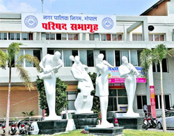 भवन निर्माण अनुमति के काम में फंसा पेंच