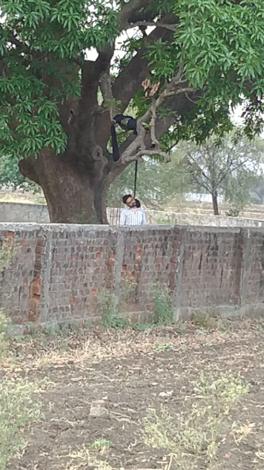 bhopal, Youth commits suicide , hanging  tree