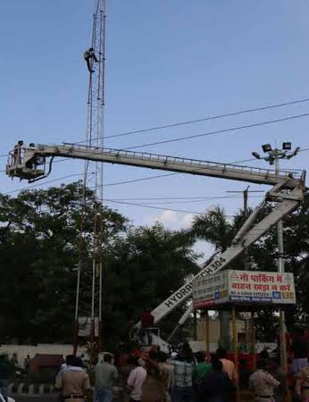 आरटीआई के उल्लंघन पर चार अधिकारियों पर कंसा शिकंजा